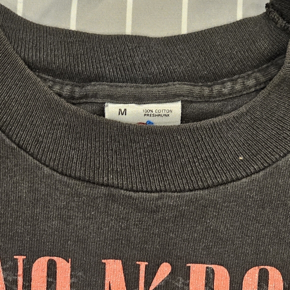 Guns N' Roses and Metallica Graphic T-Shirt - Picture 7 of 7